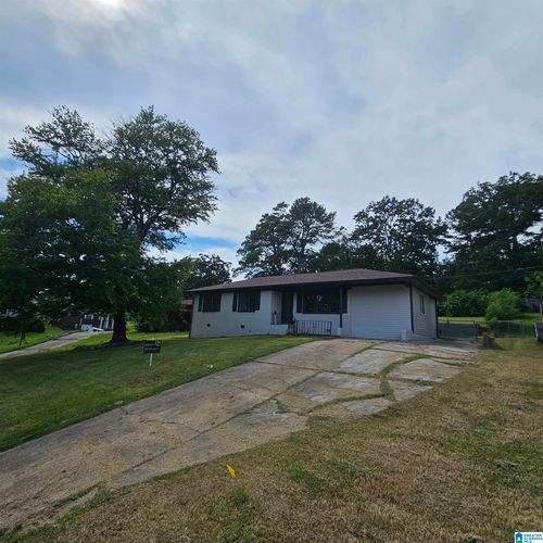 728 Glen Crest Dr, Fairfield, AL, 35064-1504 | Card Image