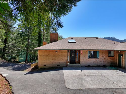 17244 Mountain Dr, Brookings, OR, 97415-9296 | Card Image