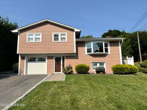 120 Pilgrim Dr, Greenwich, CT, 06831-4943 | Card Image