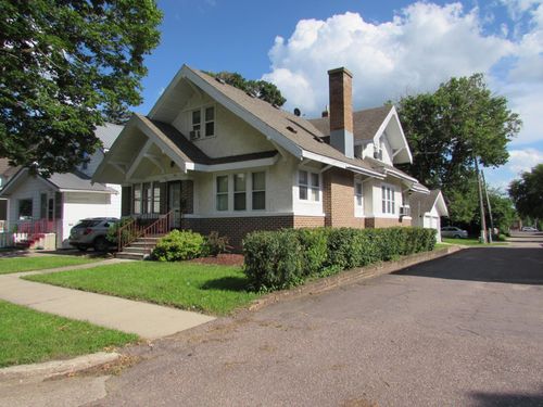 216 E 2nd St, Fairmont, MN, 56031-2813 | Card Image