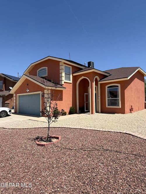 3300 Tierra Mision Dr, El Paso, TX, 79938-5377 | Card Image