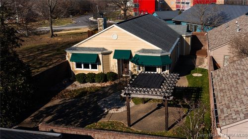 32 Abby Chase, Jeffersonville, IN, 47130-9763 | Card Image