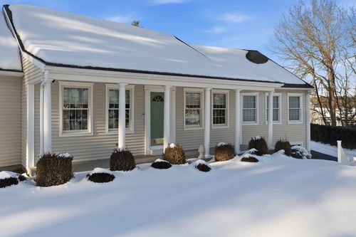 3 Frost Ln, Hadley, MA, 01035-9621 | Card Image