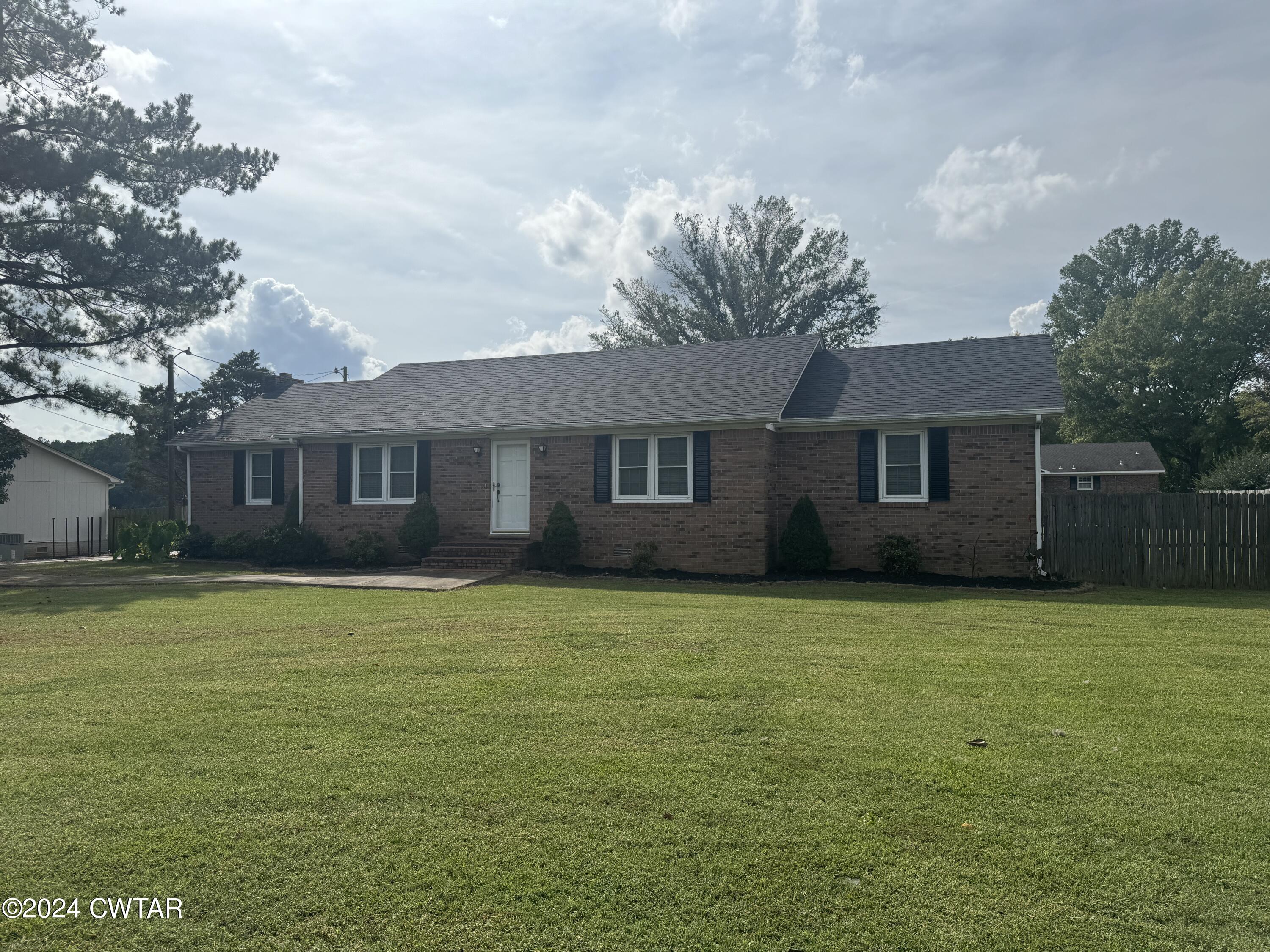 Mitchell Ln, Henderson, TN 38340