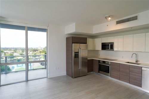 909-1010 Sw 2nd Ave, Miami, FL, 33130-4062 | Card Image
