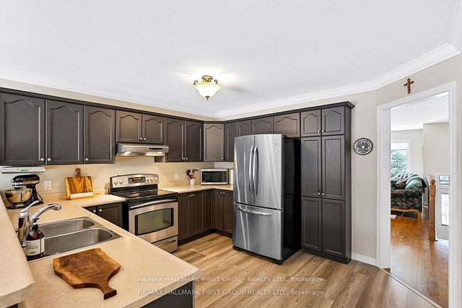 1047 Interlake Dr, House other with 5 bedrooms, 3 bathrooms and 4 parking in Oshawa ON | Image 17
