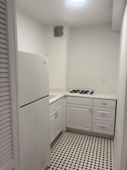 apt-b6d-281 Garth Rd, Scarsdale, NY, 10583-4034 | Card Image