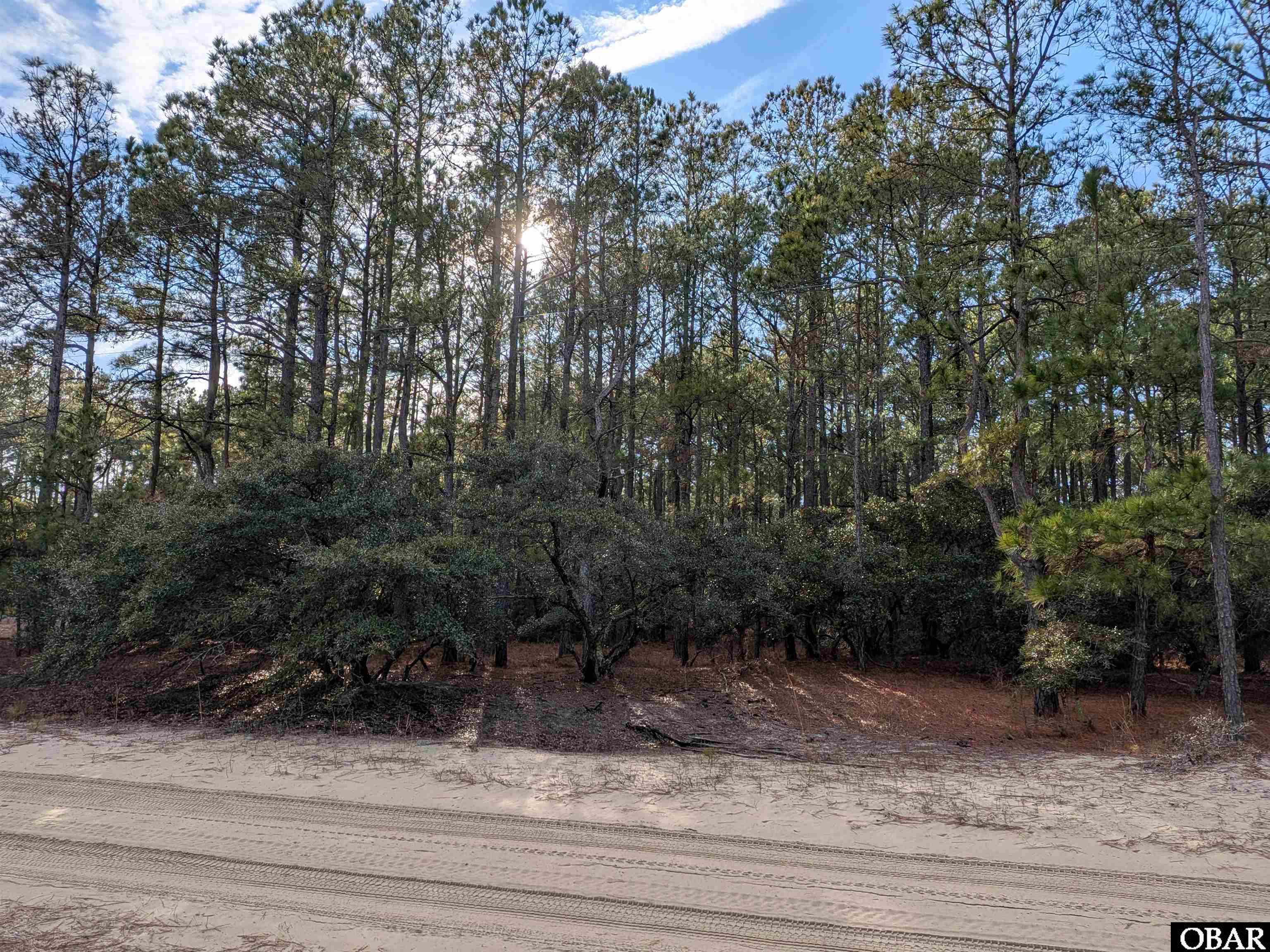 Land in Corolla 5
