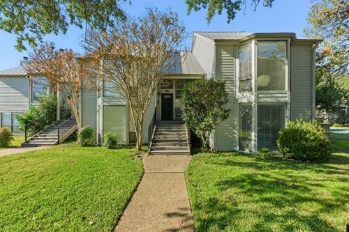 107 World Of Tennis Sq, Lakeway, TX, 78738-1104 | Card Image