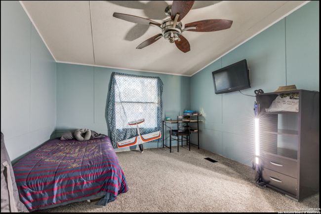 4303 Water Oak Dr, House other with 3 bedrooms, 2 bathrooms and null parking in Elmendorf TX | Image 8