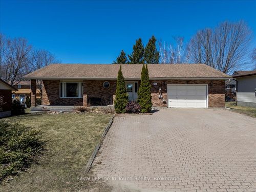 93 Edward St, Penetanguishene, ON, L9M1J3 | Card Image