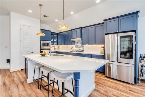 276 Double L Dr, Dripping Springs, TX, 78620-2060 | Card Image