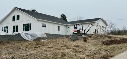 137 Sadie Ln, Ewing, VA, 24248-8796 | Card Image