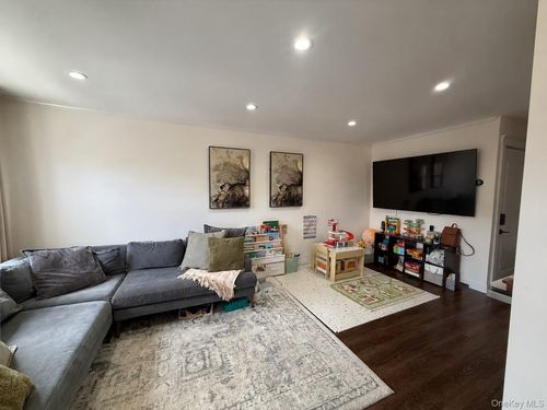 36-20 166th St, Flushing, NY, 11358-2093 | Card Image