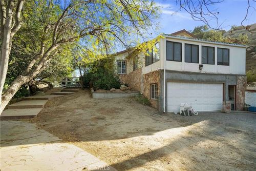 9633 Baden Ave, Chatsworth, CA, 91311-2622 | Card Image