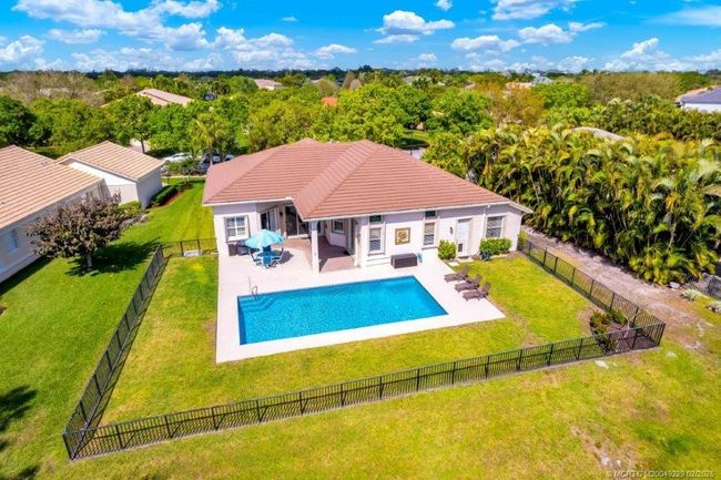 2712 Sw Bear Paw Trl, House other with 4 bedrooms, 3 bathrooms and 3 parking in Palm City FL | Image 5