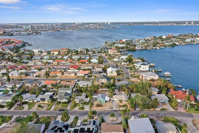 266 44 Th Ave, House other with 2 bedrooms, 1 bathrooms and null parking in ST PETE BEACH FL | Image 4