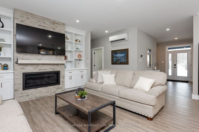 109 Greenwood Dr, House other with 3 bedrooms, 2 bathrooms and 8 parking in Bonfield ON | Image 22