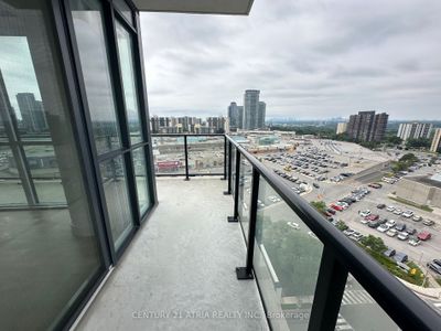 1302 - 128 Fairview Mall Dr, Condo with 2 bedrooms, 2 bathrooms and 1 parking in Toronto ON | Image 3