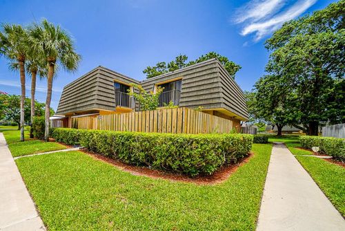3321 33rd Way, West Palm Beach, FL, 33407-6818 | Card Image