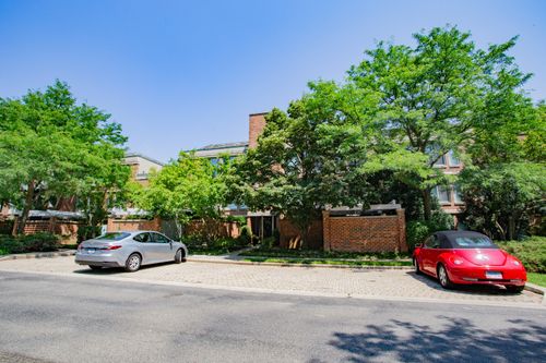 apt-103-7030 Arbor Ln, Northfield, IL, 60093-3368 | Card Image