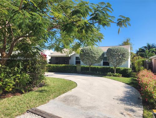 1324 Nw 1st Ave, Fort Lauderdale, FL, 33311-6036 | Card Image