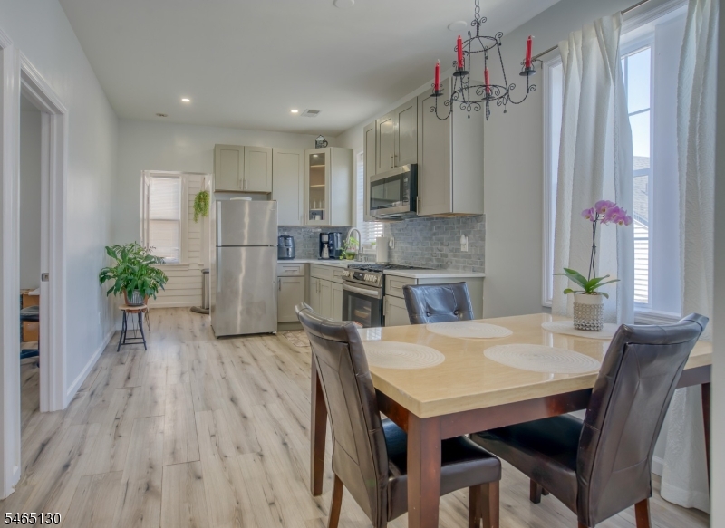 Residential Lease in Linden City 4