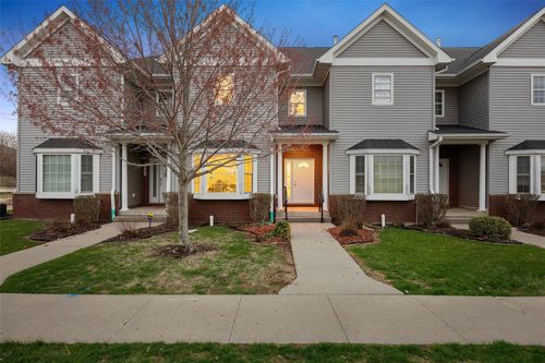 2942 Heinz Rd, Iowa City, IA, 52240-8122 | Card Image