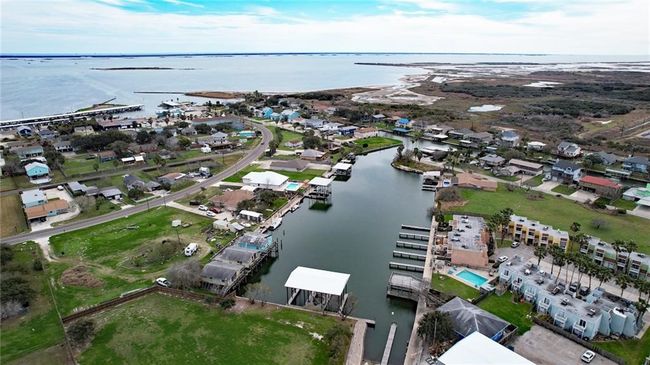 APT-404 - 4141 Whiteley Dr, Townhouse with 1 bedrooms, 2 bathrooms and 1 parking in Corpus Christi TX | Image 27