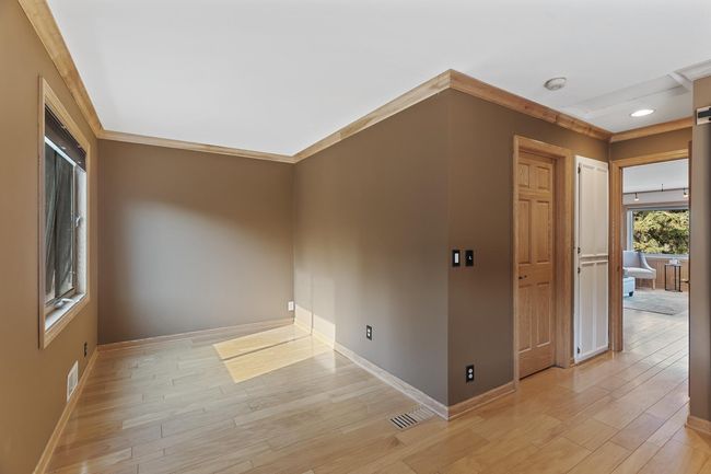 Additional sitting area in primary bedroom | Image 17