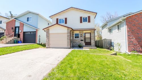 82 Melinda Cres, Barrie, ON, L4N5G6 | Card Image