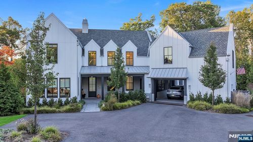15 Stonegate, Old Tappan, NJ, 07675-7482 | Card Image
