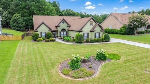 731 Lincoln Dr, Winder, GA, 30680-2968 | Card Image