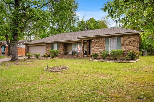210 Fendler Pkwy, Pineville, LA, 71360-4728 | Card Image