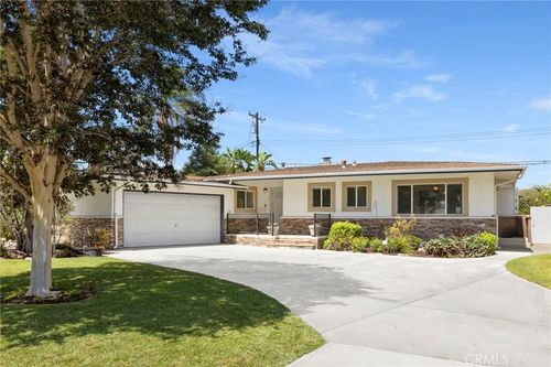 9551 Joyzelle Dr, Garden Grove, CA, 92841-1720 | Card Image