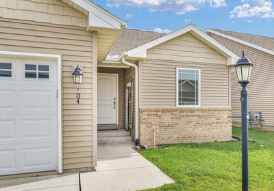 104 Sunset Court, Home with 2 bedrooms, 2 bathrooms and 2 parking in Fisher IL | Image 3