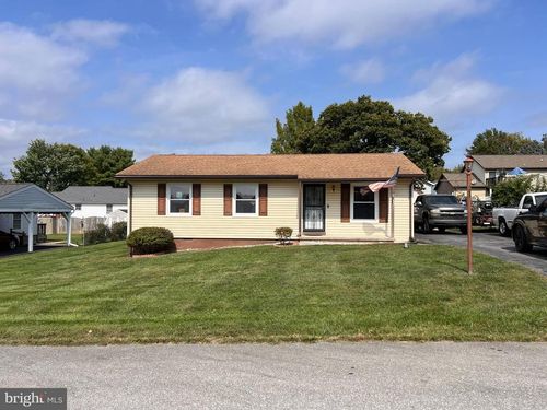 137 Beauregard Blvd, CHARLES TOWN, WV, 25414-3848 | Card Image