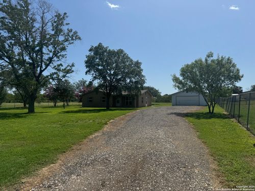 74 Mccoy Ln, Lytle, TX, 78052 | Card Image