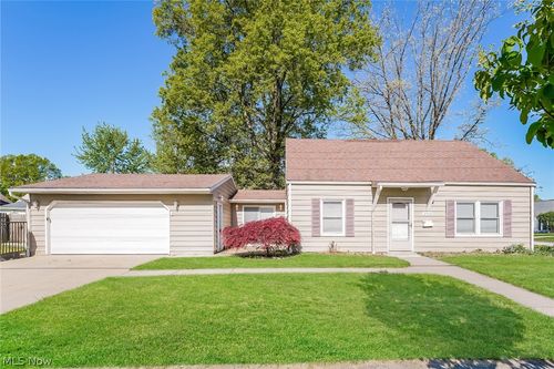 2910 Elmwood Street, Cuyahoga Falls, OH, 44221 | Card Image