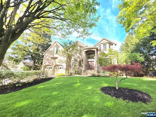 335 Bullard Ave, Paramus, NJ, 07652-4636 | Card Image