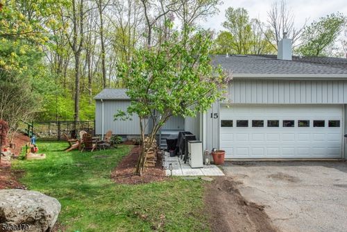 left-15 Christy Ln, Sparta, NJ, 07871-3737 | Card Image