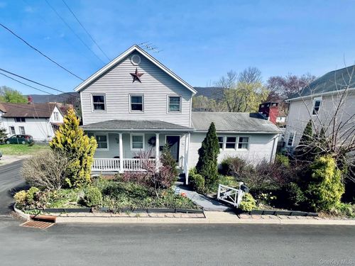 49 N Chestnut St, Beacon, NY, 12508-1961 | Card Image