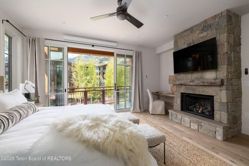 302-3285 W Village Dr, Teton Village, WY, 83025 | Card Image