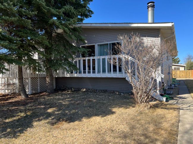 4304B 65 Street, Home with 4 bedrooms, 2 bathrooms and 2 parking in Camrose AB | Image 1