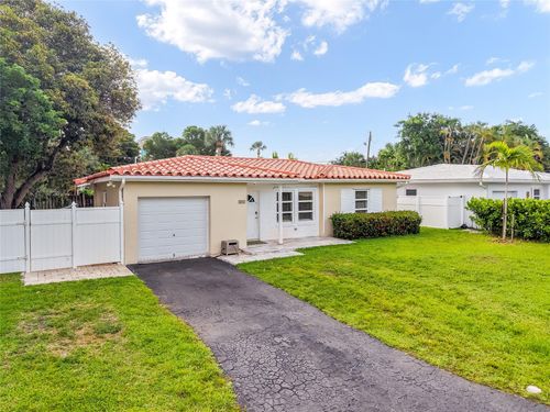 208 S Riverside Dr, Pompano Beach, FL, 33062-5525 | Card Image