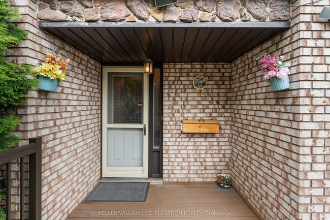 2 Marc Crt, House other with 5 bedrooms, 2 bathrooms and 4 parking in Brampton ON | Image 4