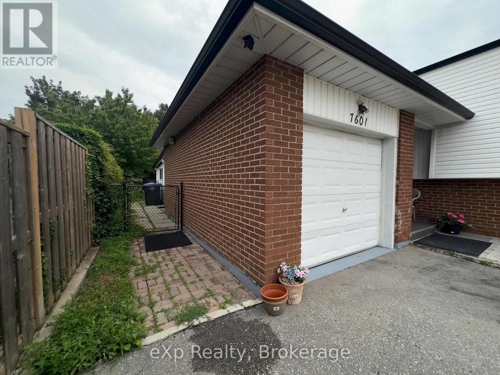Residential in Mississauga (Malton) 3