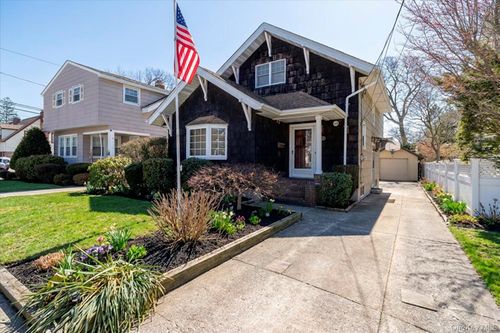 560 Stowe Ave, North Baldwin, NY, 11510-1625 | Card Image