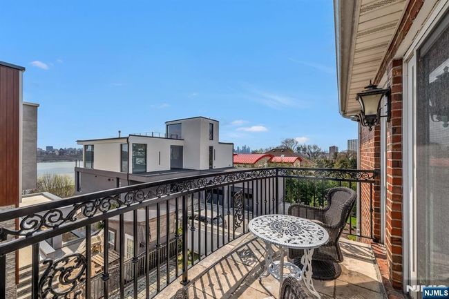 10 Fox Ter, House other with 6 bedrooms, 8 bathrooms and null parking in Cliffside Park NJ | Image 49