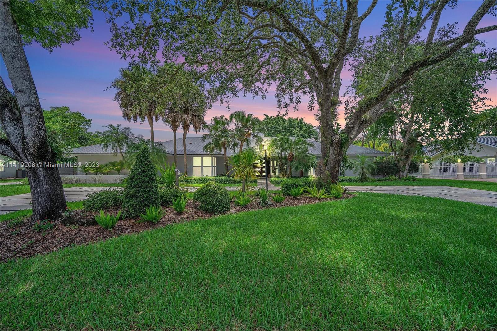 9121 Sw 102 Nd St, Leased in Miami - eXp Realty
